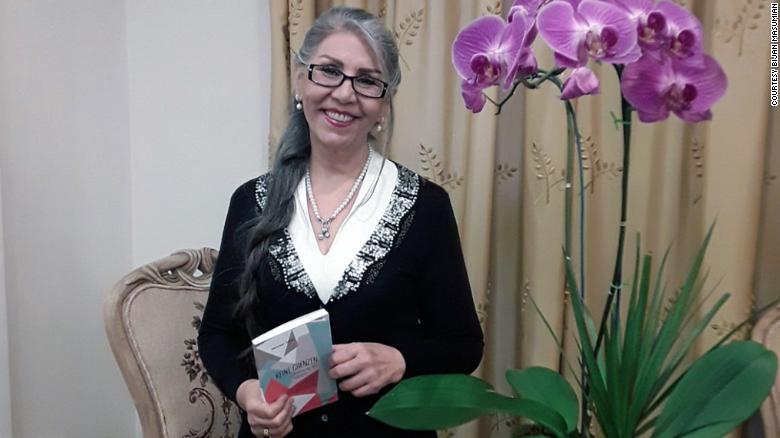 El llibre de Mahvash Sabet «Poemas enjaulados» es va presentar a la Casa del Libro